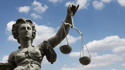 Gericht erklärt pauschale Kölner Versammlungsbeschränkungen für rechtswidrig