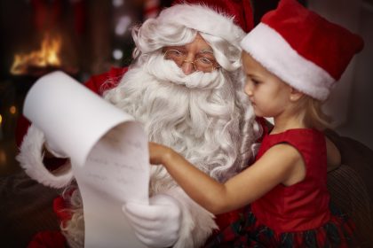 3-Jährige dachte, sie sieht den Weihnachtsmann im Geschäft – Eine magische Begegnung
