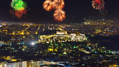 Athen begrüßt 2019 auch mit Hoffnung auf bessere Zeiten