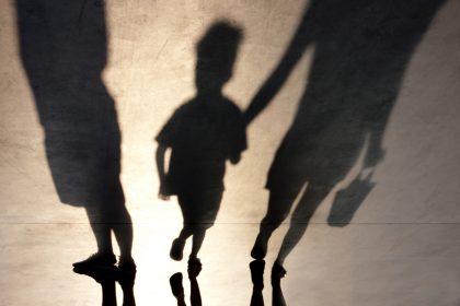 Entmündigung der Eltern: wikiHow-Ratgeber gibt Anweisung, wie Kinder ihre Eltern gegen Rassismus erziehen sollen
