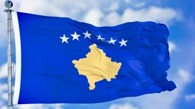 Kosovo baut Armee auf: Belgrad wirft gezielte Vertreibung der Serben vor