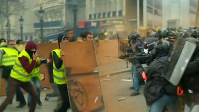 „Bürgerkrieg“ in Paris: Geschosse, Knallkörper, Tränengas, Ausschreitungen und Verhaftungen