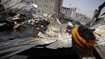 Von Riad geführte Militärkoalition zerstört Ziele in Jemens Hauptstadt