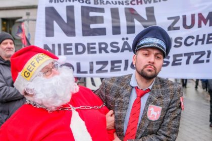 NRW und Niedersachsen: Tausende demonstrieren gegen schärfere Landespolizeigesetze