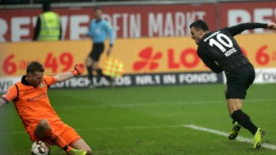 Sieg mit Volldampf: Frankfurt gewinnt 2:1 gegen Bayer