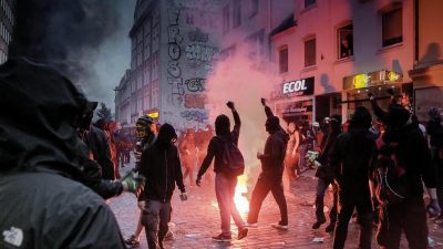 Bewährungs-Urteil in Hamburg: Lattenangriff auf Polizeibeamte bei Anti-G20-Protesten
