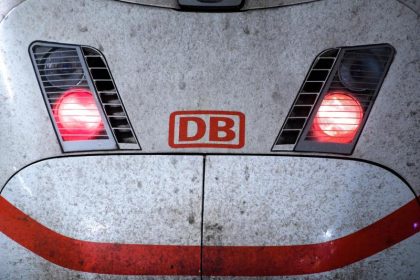 Zeugenaufruf der Bundespolizei: Grapschender Schwarzfahrer im Zug zwischen Fulda und Limburg