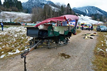 20 Verletzte bei Unfall mit zwei Pferdekutschen