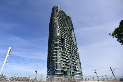 Risse in Wand: Hochhaus in Sydney erneut evakuiert