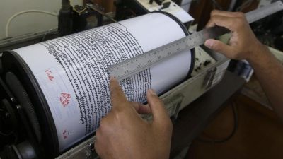 Tsunami-Warnung nach Erdbeben der Stärke 7,7 in der Karibik