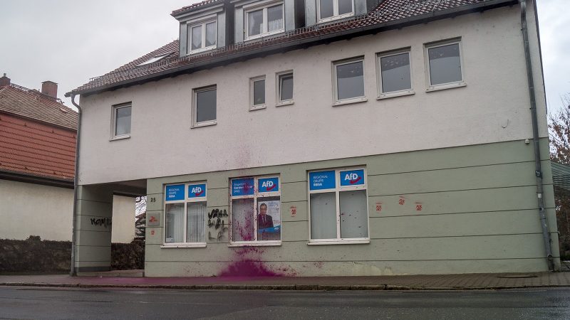 Mehrere Angriffe auf AfD-Bürgerbüros und Bundesgerichtshof in Sachsen zu Silvester