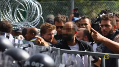 Illegale Migranten stürmten 2015 ungarische Grenze – Syrischer Anführer wird vorzeitig aus Haft entlassen