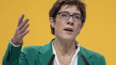 Freudscher Versprecher: Kramp-Karrenbauer und ihre Union der Sozialdemokraten