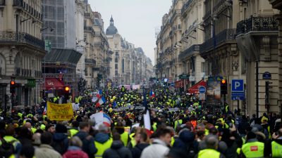 LIVESTREAM + BILDER aus Paris: Erneute Proteste der „Gelbwesten“ – Zusammenstöße mit Polizei