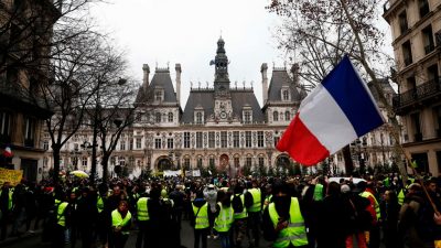 Macron verurteilt „extreme Gewalt“ bei „Gelbwesten“-Protesten