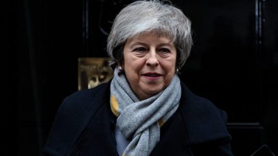 Briten lehnen Brexit-Abkommen ab – Misstrauensvotum gegen May gestellt