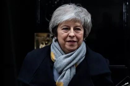 Briten lehnen Brexit-Abkommen ab – Misstrauensvotum gegen May gestellt