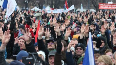 Tausende Ungarn protestieren gegen neues Arbeitsgesetz der Regierung Orban