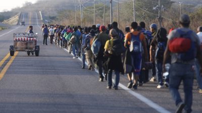 Mehr als 3000 Migranten aus Honduras auf dem Weg Richtung USA
