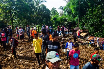 Immer noch bis zu hundert Bergleute in Goldmine in Indonesien eingeschlossen
