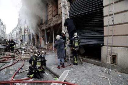 Explosion in einer Bäckerei im Einkaufsviertel von Paris nach einem Gasleck