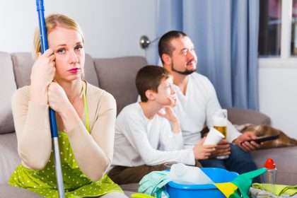 Stiftung Warentest macht Putzmittelvergleich: Doppelt so teuer und halb so wirksam?