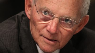 Kramp-Karrenbauer weist Schäuble-Kritik an „Werkstattgespräch“ zurück