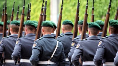 Dushan Wegner über den Schwur der Bundeswehr: „Ich gelobe, der Bundesrepublik Deutschland treu zu dienen…“