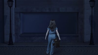 Gefährliche „Erziehung“ in Stralsund: Mädchen (9) in der Nacht ausgesetzt, weil es nicht einschlafen wollte