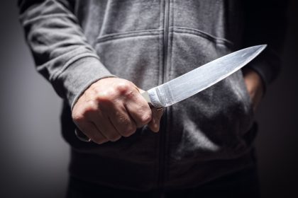 München: Wenn der Messer-Psycho mittags klingelt – Polizeizugriff nach Sofortfahndung
