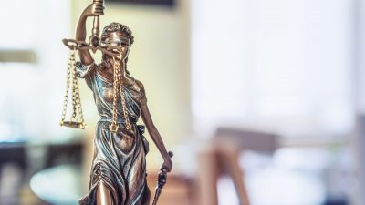 Justiz seit Jahren unterbesetzt: Richter und Staatsanwälte klagen über zu lange Gerichtsverfahren