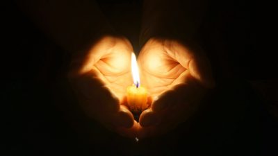 „Danke für jede Kerze, die für meine Kleine angezündet wird“ – Wiener Neustadt nimmt am Freitag Abschied von ermordeter Manuela (16)