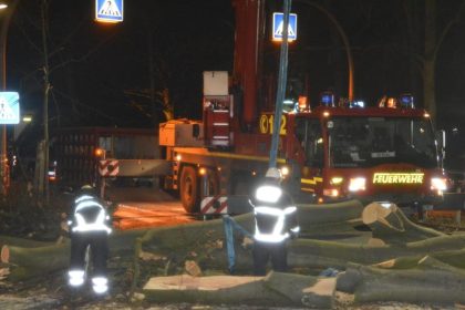 Starker Sturm beschäftigt Einsatzkräfte im Norden
