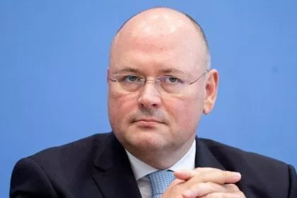 Bundesinnenministerin Faeser beruft BSI-Chef Schönbohm ab
