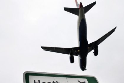 Armee nach Drohnen-Sichtungen in Heathrow im Einsatz