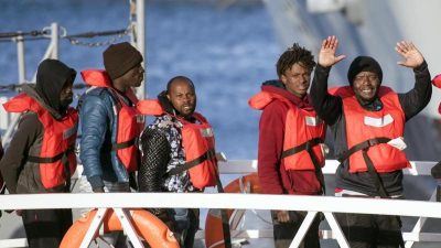 Italien will Kapitän wegen Rückführung von Migranten nach Libyen vor Gericht stellen