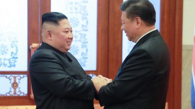 Chinas KP-Chef Xi Jinping besucht Nordkoreas Machthaber Kim Jong-un in Pjöngjang