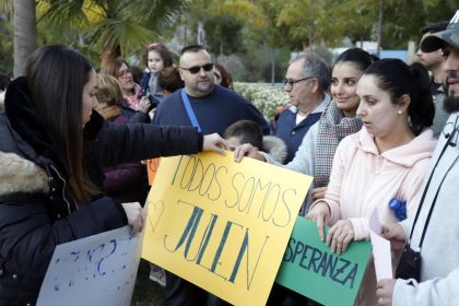Spanien bangt um Kind in Brunnenschacht – Ermittler finden Haare und Süßigkeiten