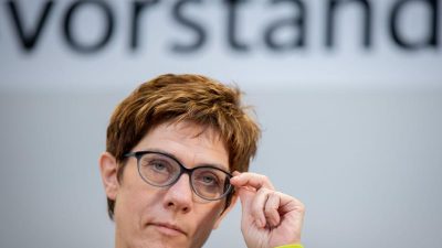 Kramp-Karrenbauer: „Rechts- und Linkspopulisten gescheitert“ – keine Gelbwestenproteste in Deutschland