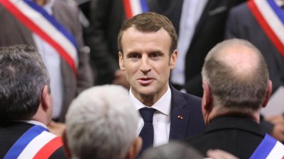Aufreger in Frankreich: „Gelbwesten“-Europakandidat vergleicht Macron mit Hitler