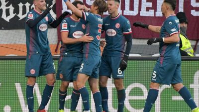 Nach Posse um Funkel: Düsseldorf holt vierten Sieg am Stück