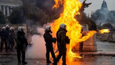 Ausschreitungen bei Mazedonien-Kundgebung in Athen