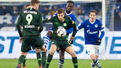Schalke siegt gegen Wolfsburg nach Torwart-Rochade