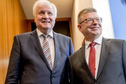 Seehofer besucht Verfassungsschutz und Datenschutzbehörde