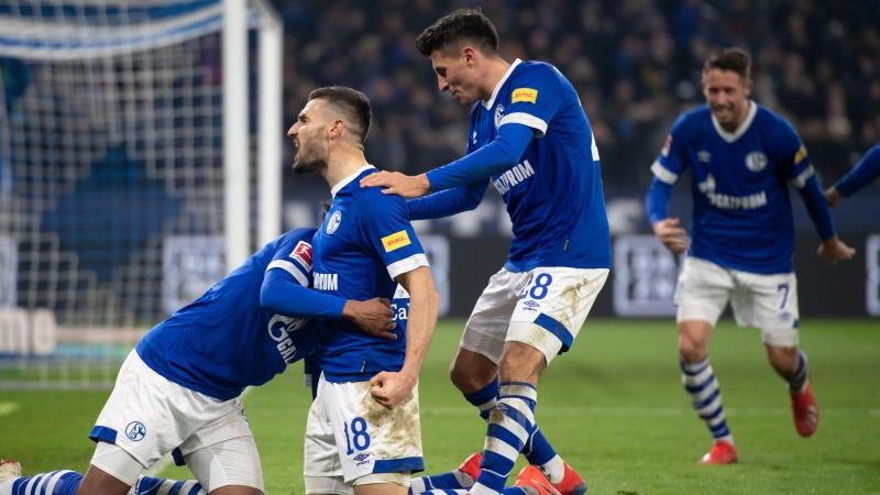 Aufatmen bei Schalke – Freude bei Heidel getrübt