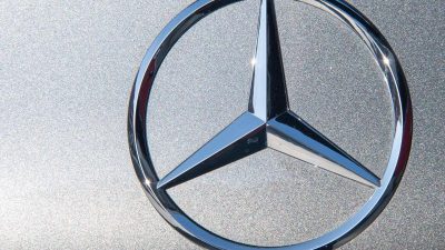 Daimler-Betriebsratschef fordert Sperrminorität nach Aufspaltung um „zusätzlichen Schutz zu garantieren“