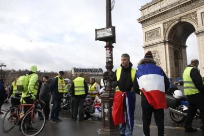Hunderte “Gelbwesten” bei Protesten in Frankreich