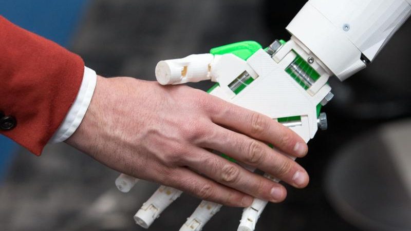 Wachsende Skepsis gegenüber Robotern am Arbeitsplatz