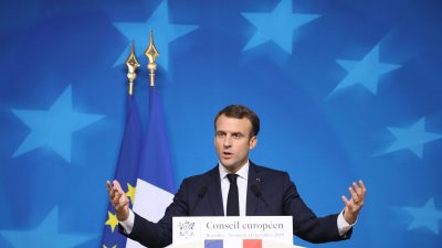 Frankreichs Präsident erntet Spott und Häme mit Aussage: „Ich bin auch eine Gelbweste“