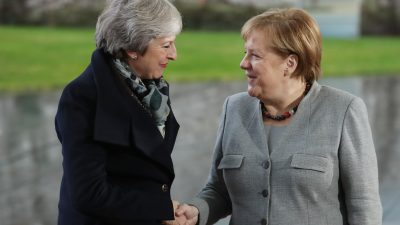 May kommt nach Brüssel – Merkel hofft auf gütliche Trennung